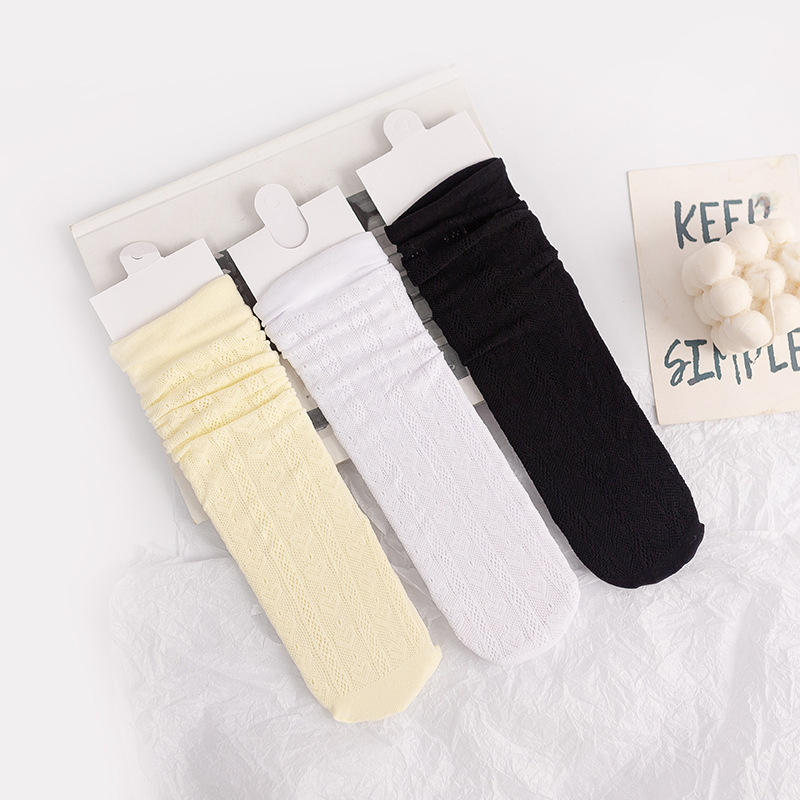 Calcetines de las mujeres del verano Delgado transpirable color sólido Lolita amor pila calcetines negro y blanco calcetines altos de la pantorrilla