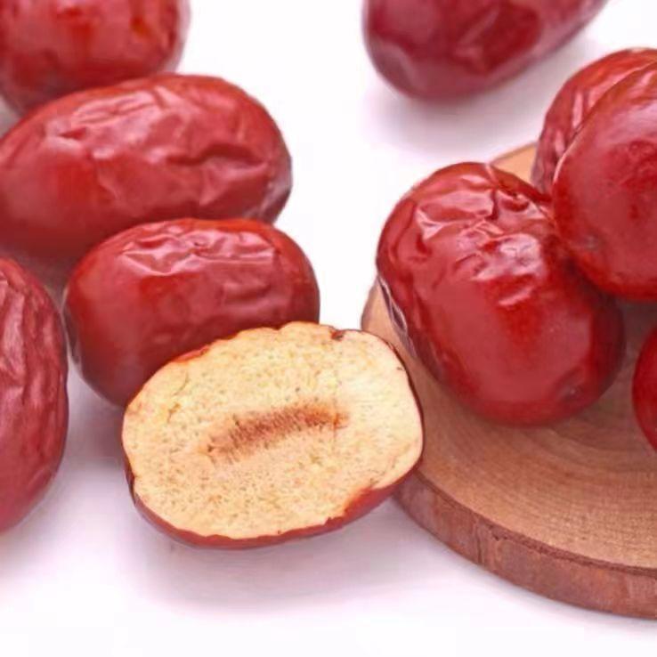 Dried Jujube Da Zao 500g Chinese Red Dates Whole Fruit Herbal Tea and Soup Ingredient overview