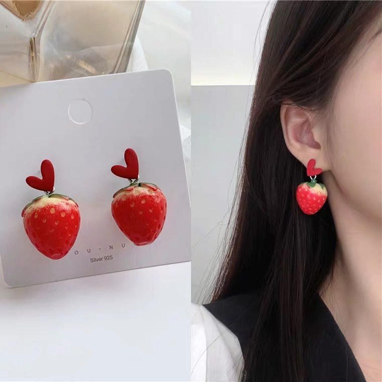 Corée Adorables Petites Boucles D&#39;oreilles Fraises D&#39;amour Fraîches display picture 1