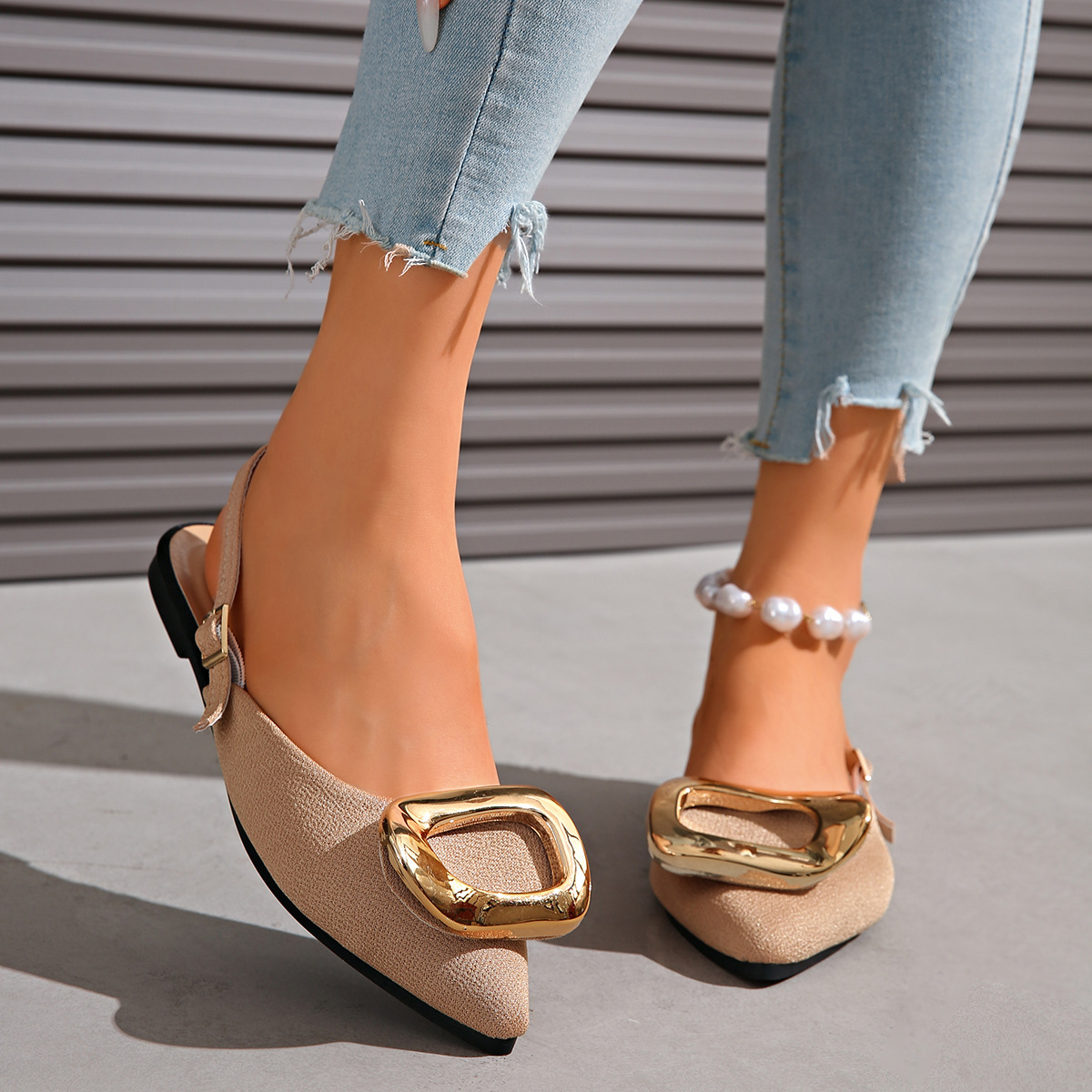 Women's Pointed Toe Flat Sandals Summer New Style Puff Toe Metal Cloth Shoes_vogvips.com