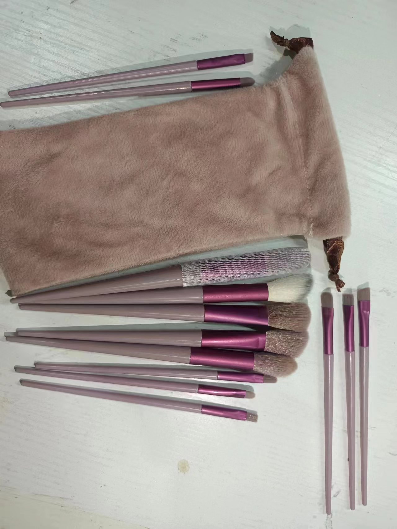 Cuatro Estaciones Verde 13 pinceles de maquillaje conjunto leche té color suministro directo de fábrica Matcha Verde 13 cepillos traje herramientas de belleza