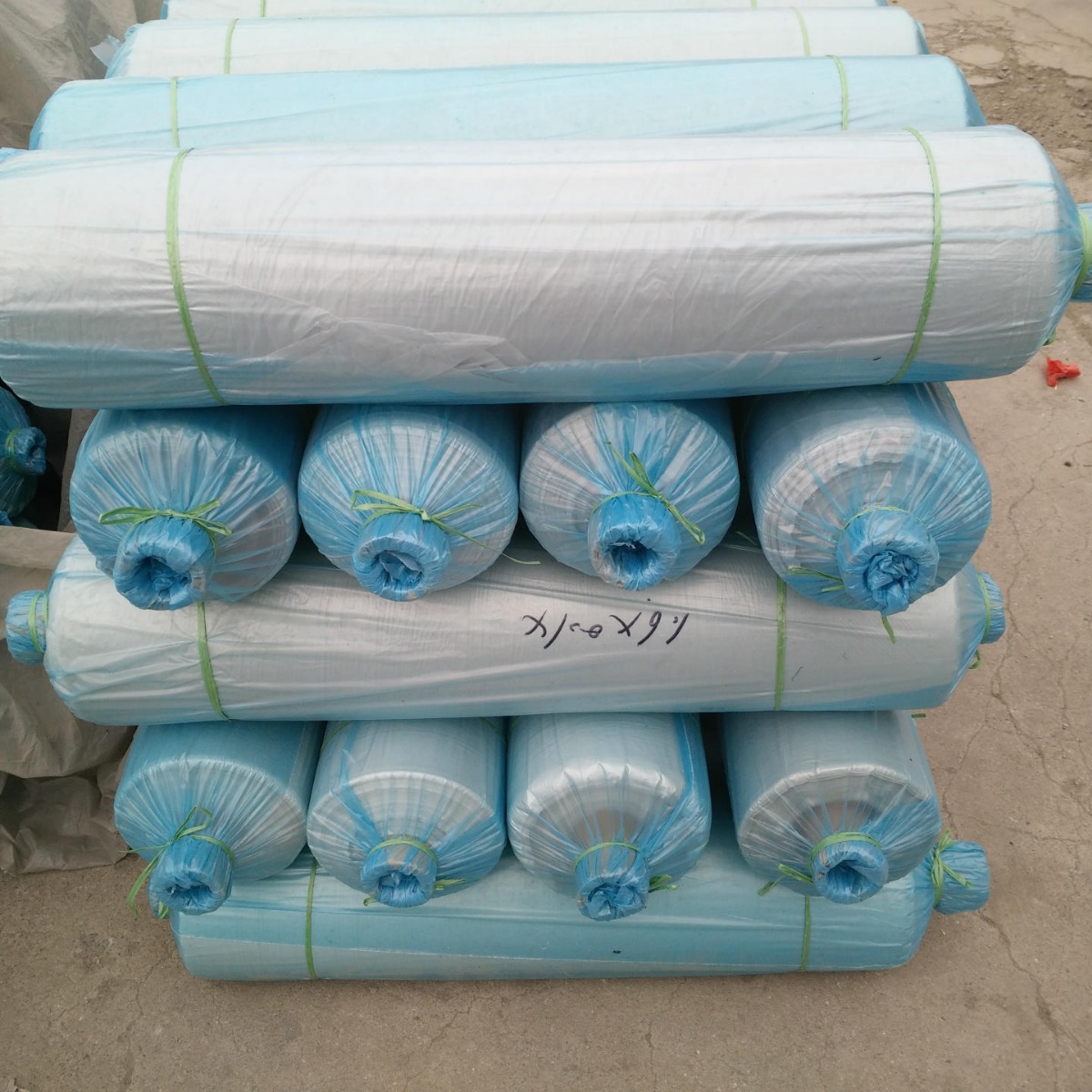 ���ϲ���ˮ��װ�޷���peĤ