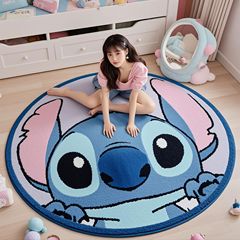 円形のスティッチはカシミヤのじゅうたんをまねています。