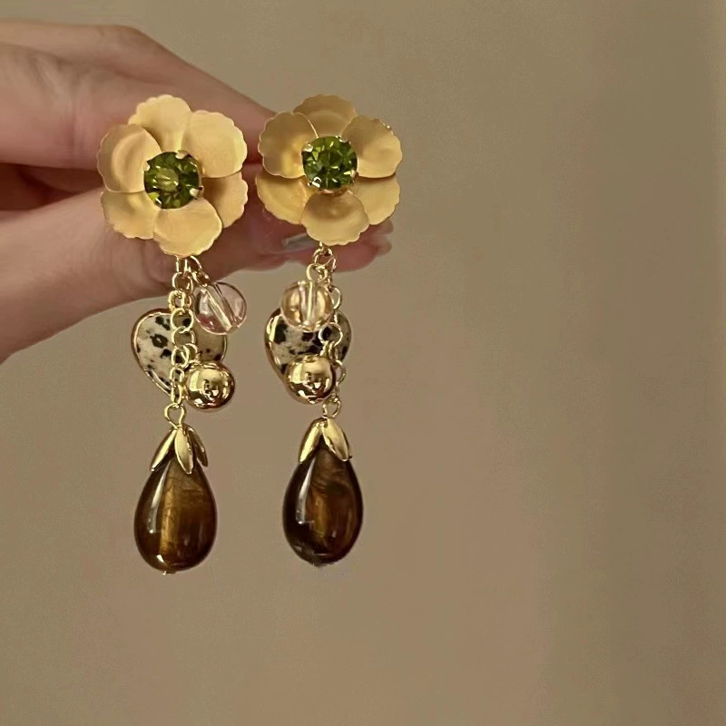 Серьги (Баою) Цветочная отделка, варианты из золота и серебра, оптового качества