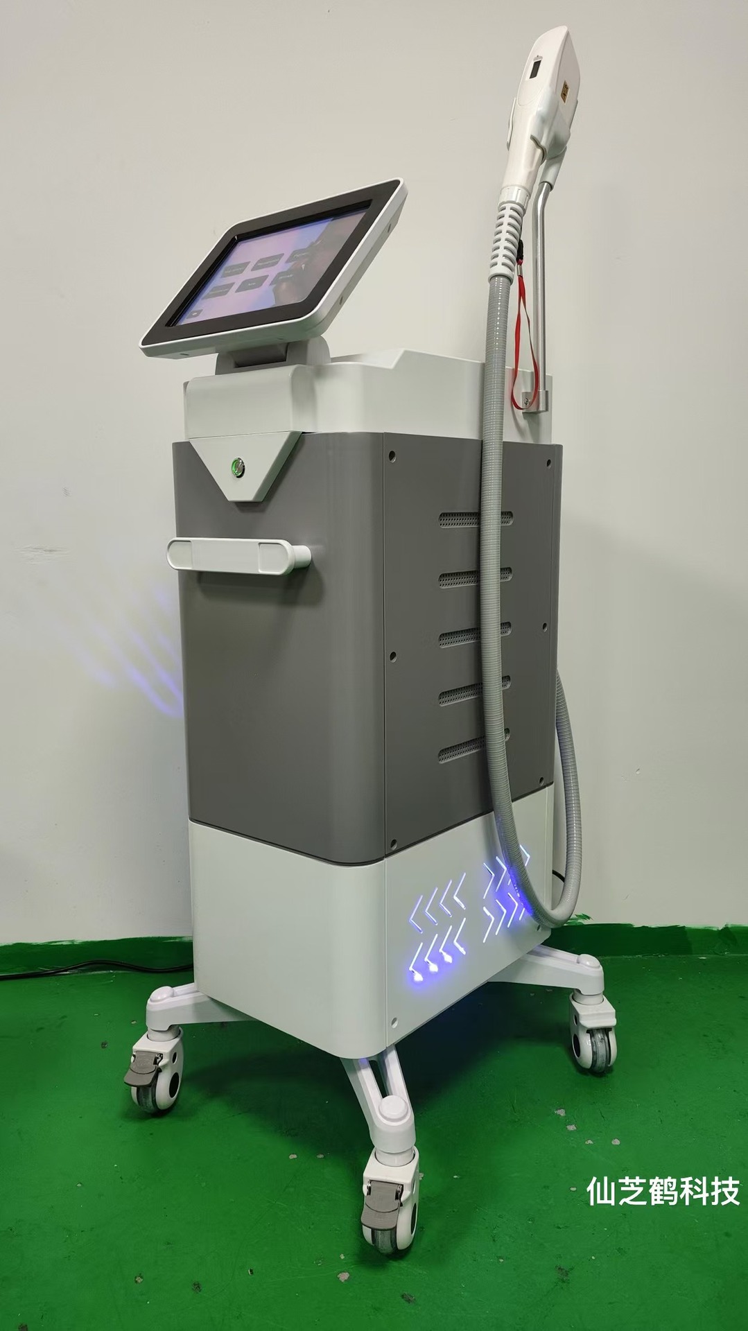 Comercio exterior transfronterizo 810 y 808 instrumento de belleza de tres bandas IPL multifunción OPT instrumento de rejuvenecimiento de la piel limpieza de manchas limpieza de cejas tatuaje
