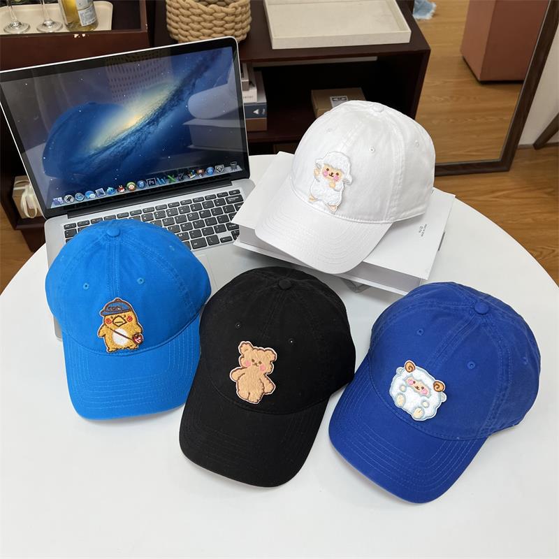 Women's Lady Animal Curved Eaves Baseball Cap display picture 3