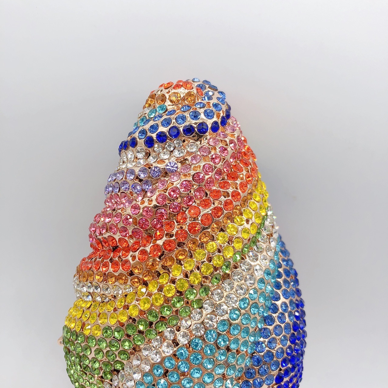 Seleccione estrictamente el nuevo paquete de helado con diamantes para la cena, bolsas de mano de diamantes para mujeres, embrague de helado.