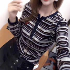 超好看撞色条纹拼接长袖T恤女早秋季新款时尚洋气时髦显白打底衫