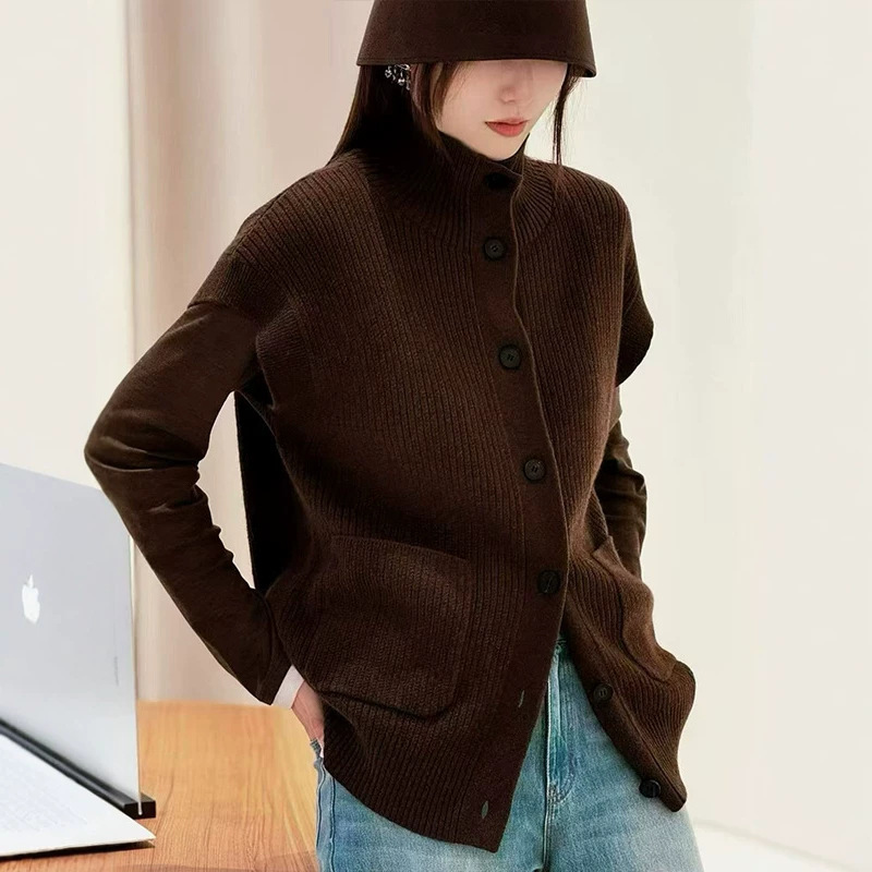 2026 Fall/Winter New High-Neck Coffee-Colored Sleeveless Knit Vest for Women, Loose Fit, Korean Style, Suitable for Layering 2026 Fall/Winter New High-Neck Coffee-Colored Sleeveless Knit Vest for Women, Loose Fit, Korean Style, Suitable for Layering