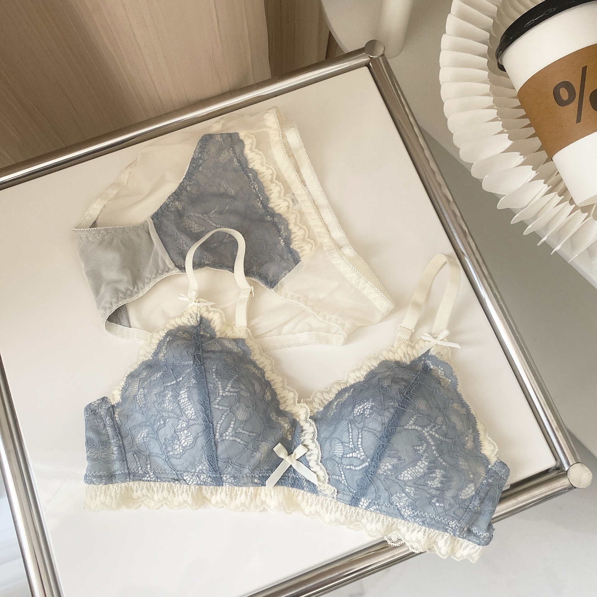 Taza triangular delgada, encaje, recolección lateral, ropa interior cómoda, sujetador antiflacidez para mujeres