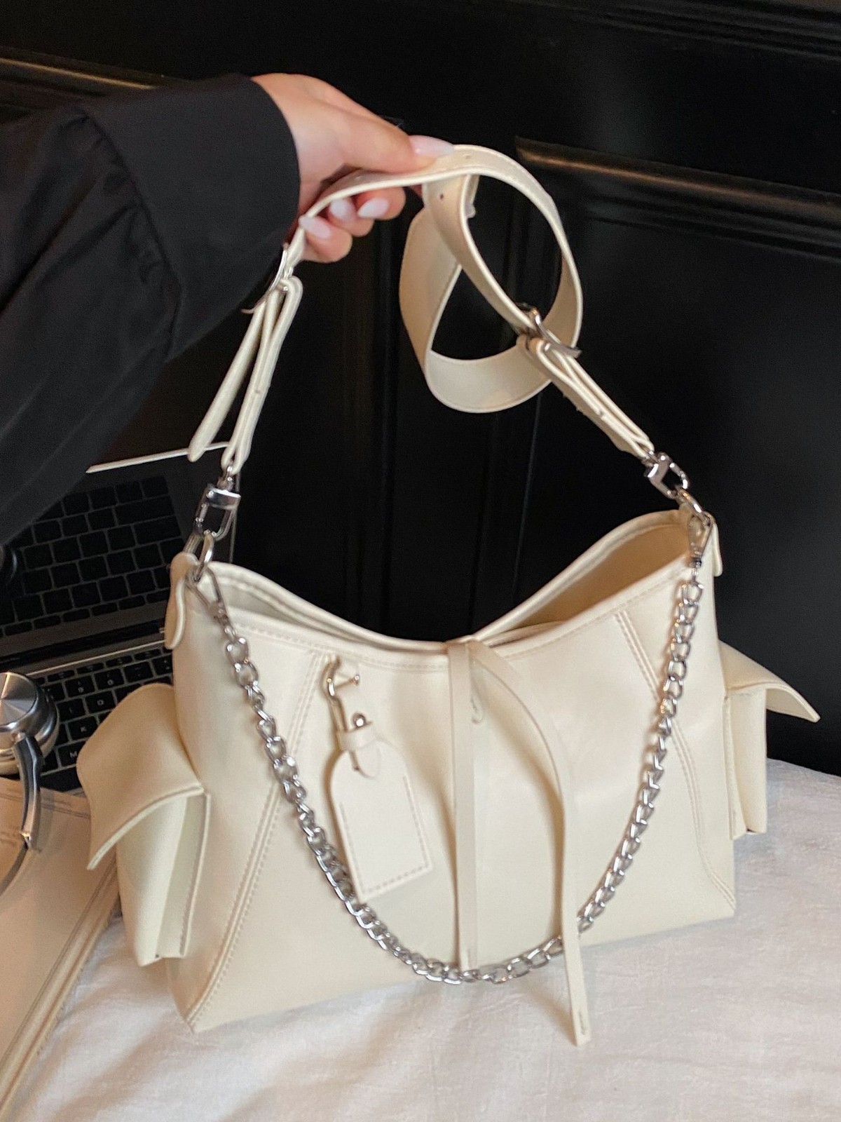 Bolso de lujo ligero de cadena de hombro bolso de brazo de venta caliente nuevo nicho coreano de textura alta bolsa de mochila