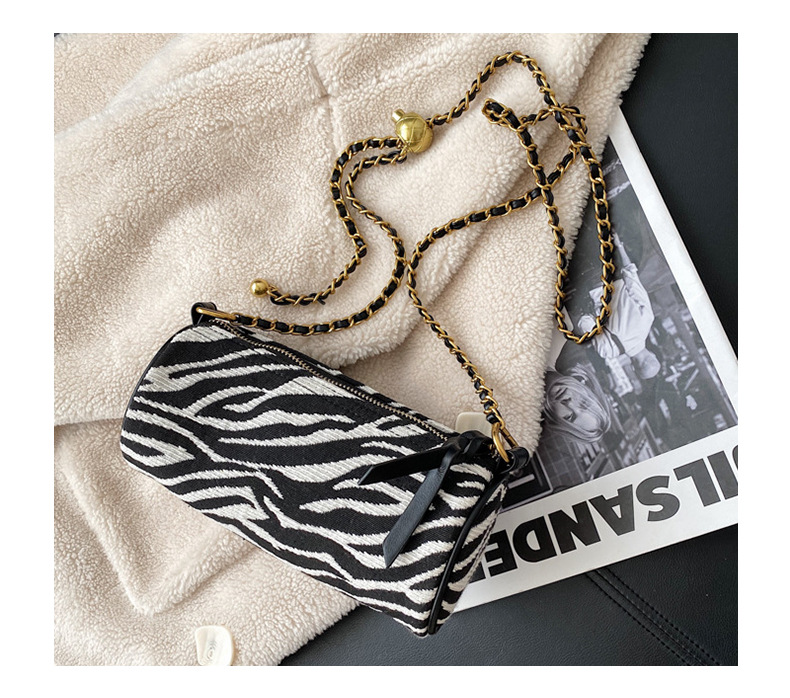 Borsa a tracolla piccola con tracolla singola a catena in tela con stampa zebra cilindrica con perline di trasporto modello 2024 nuovo_voghion.com