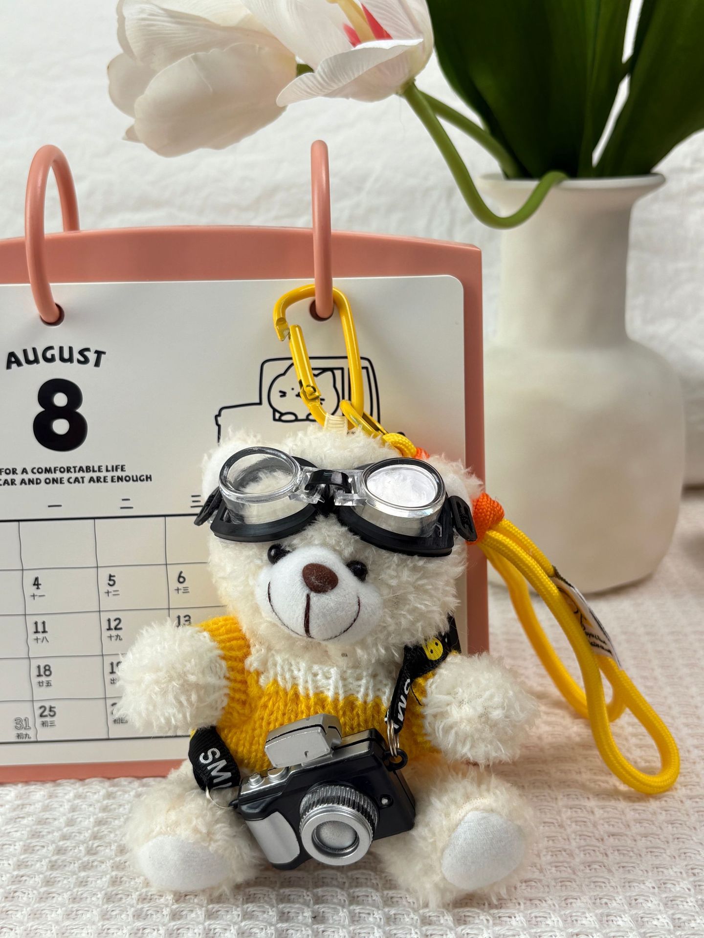 노란색 스웨터 + 카메라 안경 곰돌이