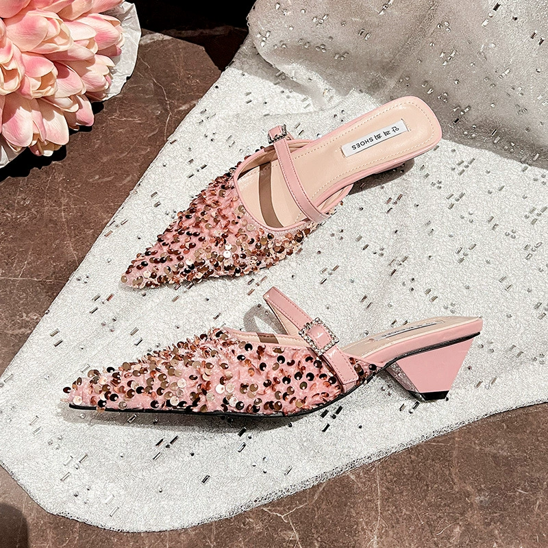 Summer slippers with a strap, high-quality style
