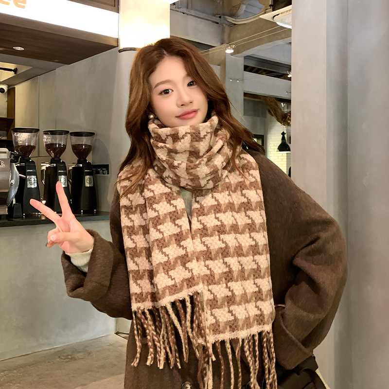 抖音同款2025秋冬天新款牛奶绒围巾高级感女百搭披肩格子加厚围脖|undefined