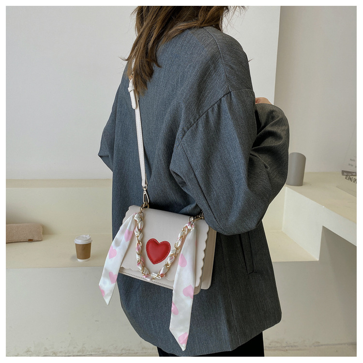 Fashion Silk Scarf Woven Chain Solid Color Heart Shoulder Bag Wholesale Nihaojewelry display picture 5