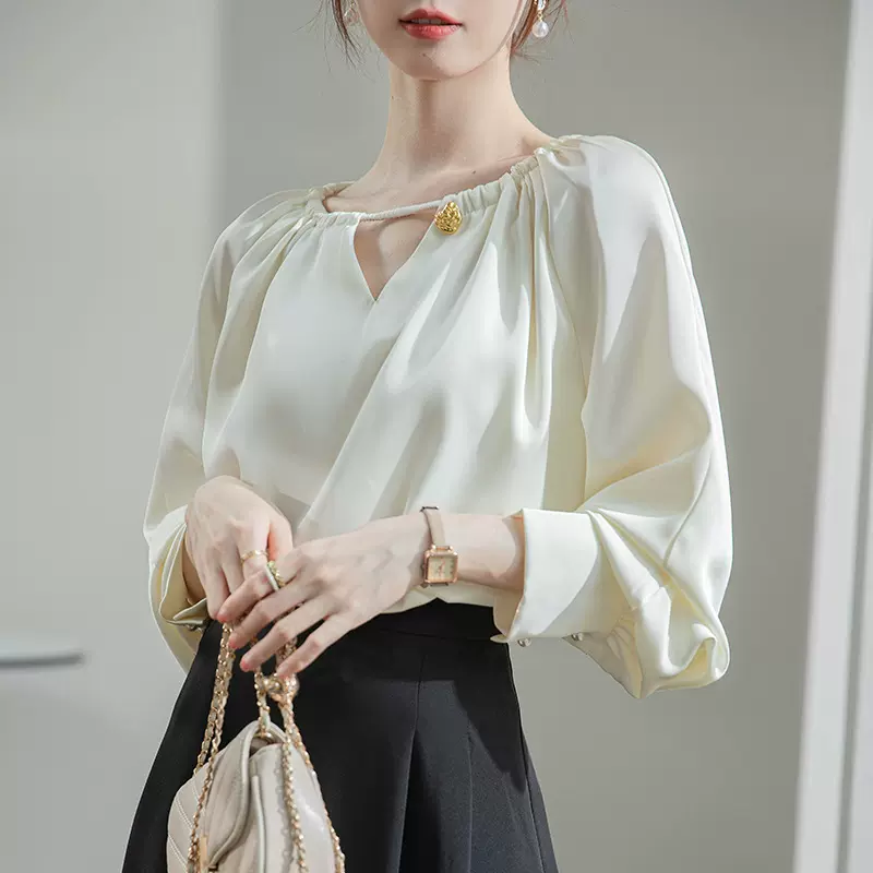 实拍 2025法式杏色缎面衬衫女春设计感别致气质显瘦上衣