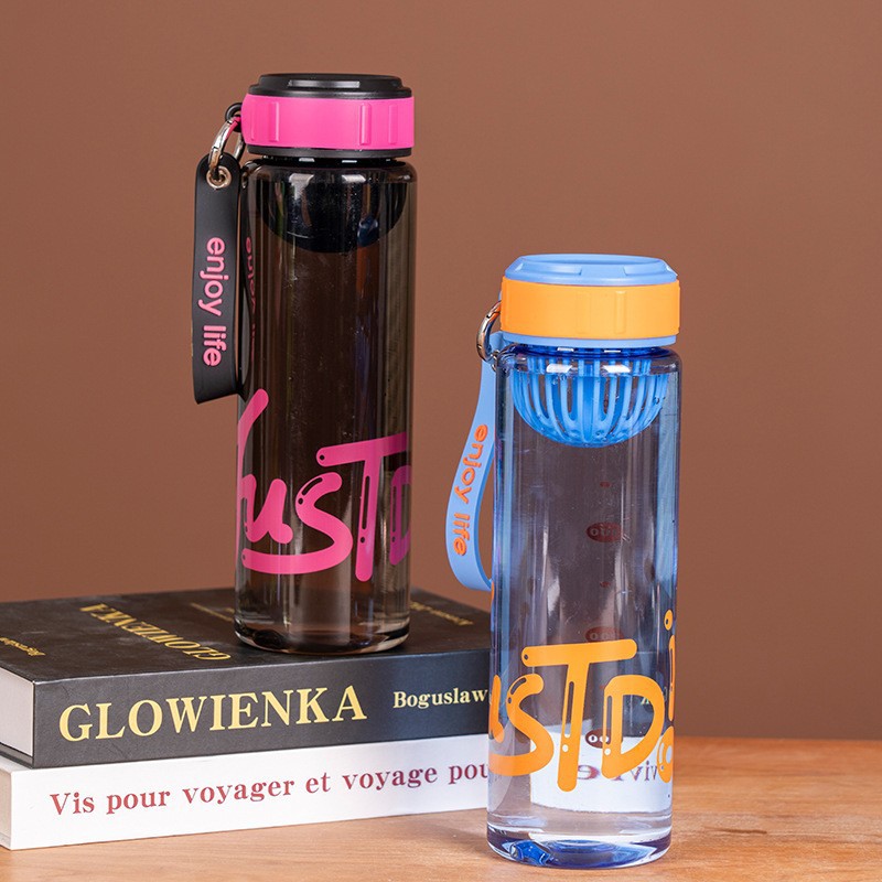 Chanuo nuevo estilo de estudiantes simple té plástico portátil taza de mano 550ml taza de agua de plástico de acondicionamiento físico de verano