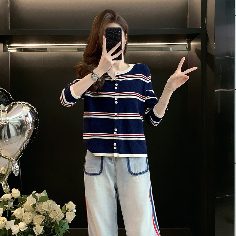 气质穿搭一整套女2025秋洋气撞色条纹针织长袖上衣蓝色牛仔裤潮|undefined