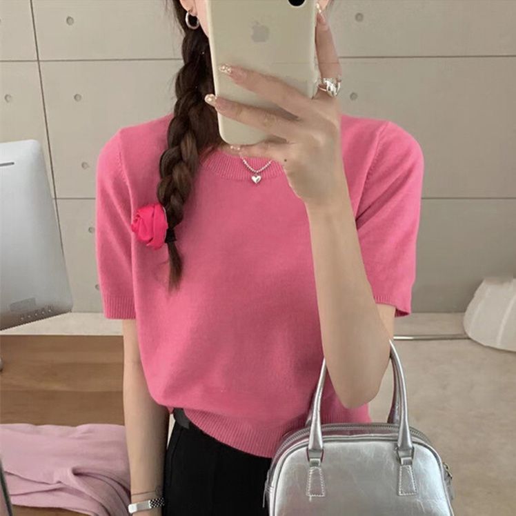Solid color summer short sleeve T-shirt with a round collar