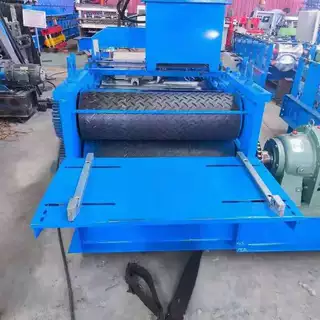 不锈钢板镀锌板压花防滑板冷弯成型设备 不锈钢板防滑压花机