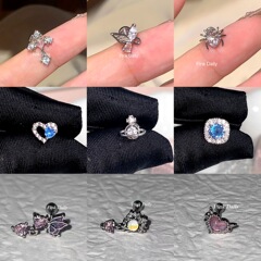 赤い本の爆発物の電気めっきのマイクロはジルコンの蝶の釉薬の3色のファッションのアクセサリの女性のピアスを入れてねじの耳の骨の釘をねじります。