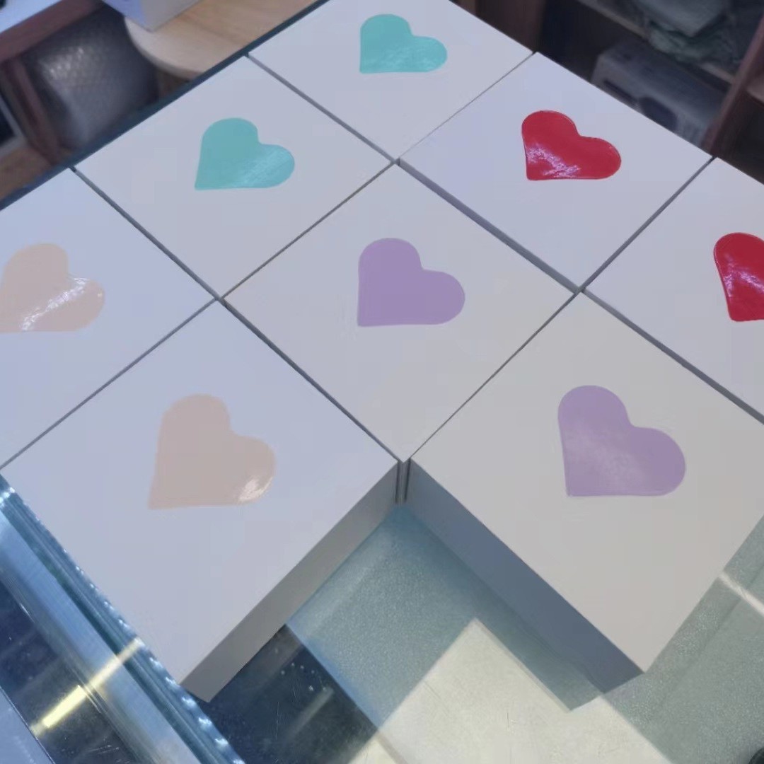 Auriculares Bluetooth en forma de corazón, estilo japonés, sonido envolvente y diseño romántico