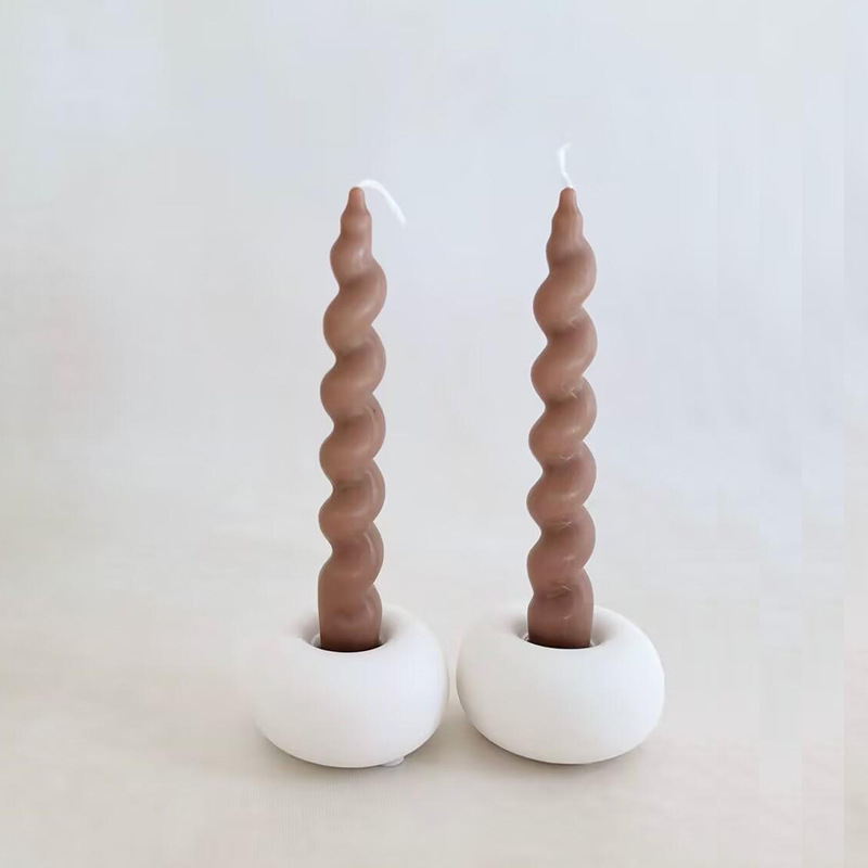 Decoración de cerámica blanca creativa pequeña decoración moderna minimalista Ins decoración de escritorio suave de vela circular