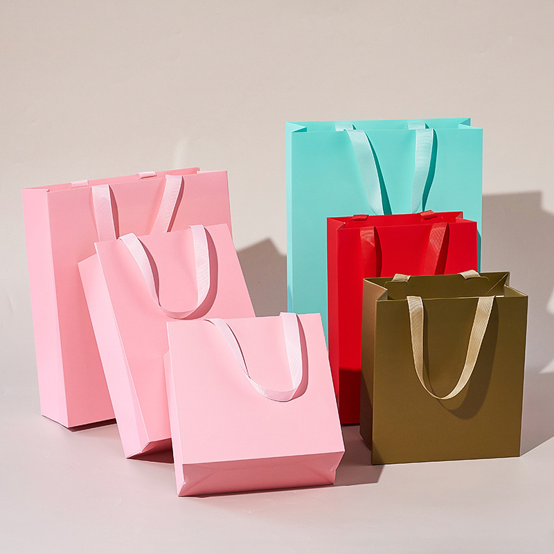 ウエストラインなしの厚みのあるハンドバッグ、高級ギフトバッグ、衣料品店のハンドバッグ、ギフト包装袋、ロゴのカスタマイズ|undefined