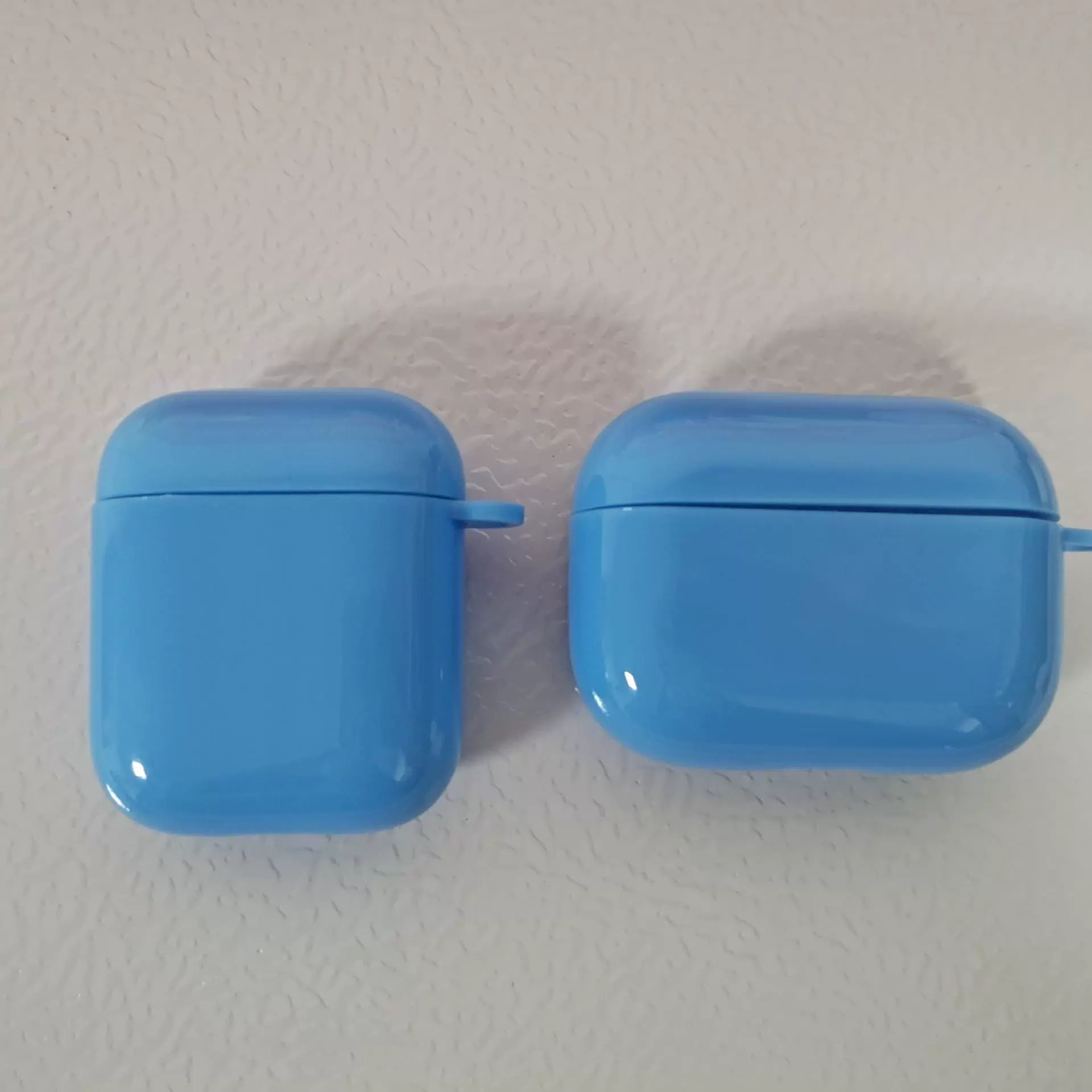 Чехол защитный (для Apple) для AirPods 1/2/3/Pro/Pro2/4 — блестящие цветовые варианты, легкий 0,024 кг