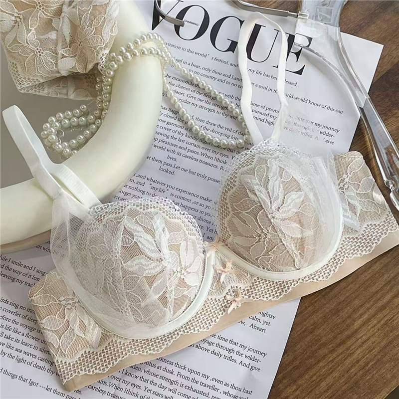 High-Appearance Value New Lace Bra Set with Push-Up Effect for Small Busts, Enhancing Side Breasts, Lace Back Design, Wireless Bra and Panty Set