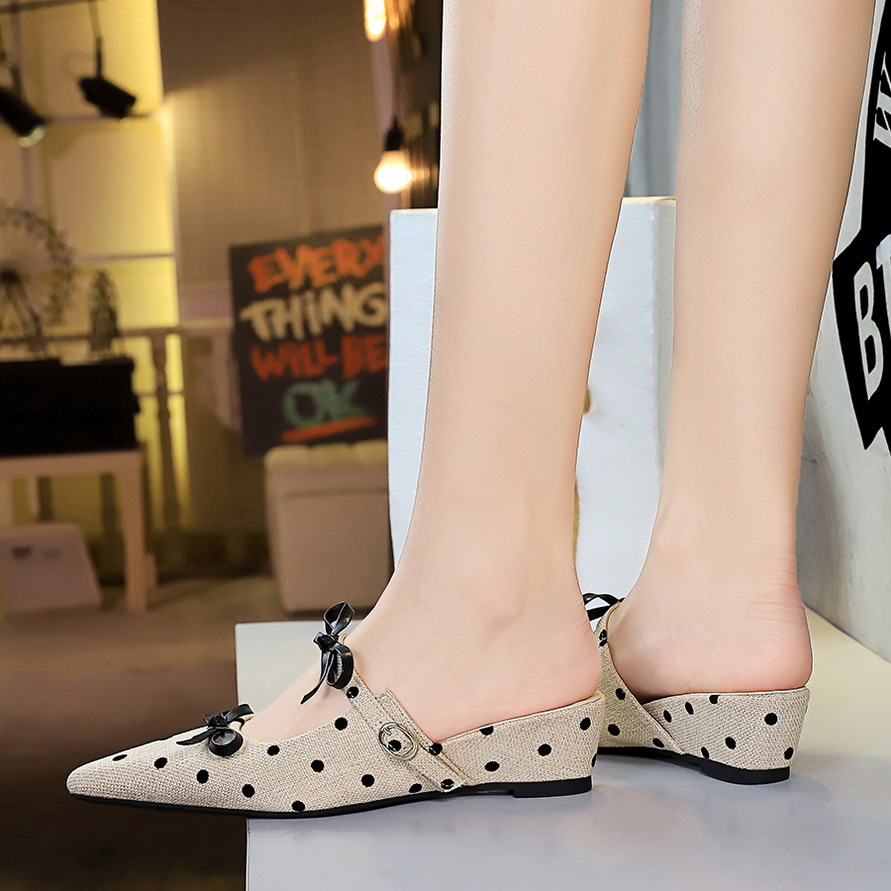 599-18 French style niche bow, toe, wave, point, sloping heel, comfortable and versatile, one foot on women's shoes, wearing cool slippers on the outside