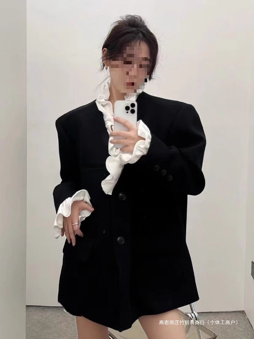 今年流行小西服2025秋季洋气感显瘦黑色小香风花边领西装外套
