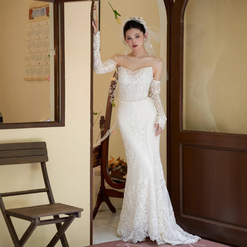 Vintage European and American Fashion French-Style Mermaid Light Wedding Dress Evening Gown with Heavy Beading and Lace Long Sleeves for the Bride Vintage European and American Fashion French-Style Mermaid Light Wedding Dress Evening Gown with Heavy Beading and Lace Long Sleeves for the Bride