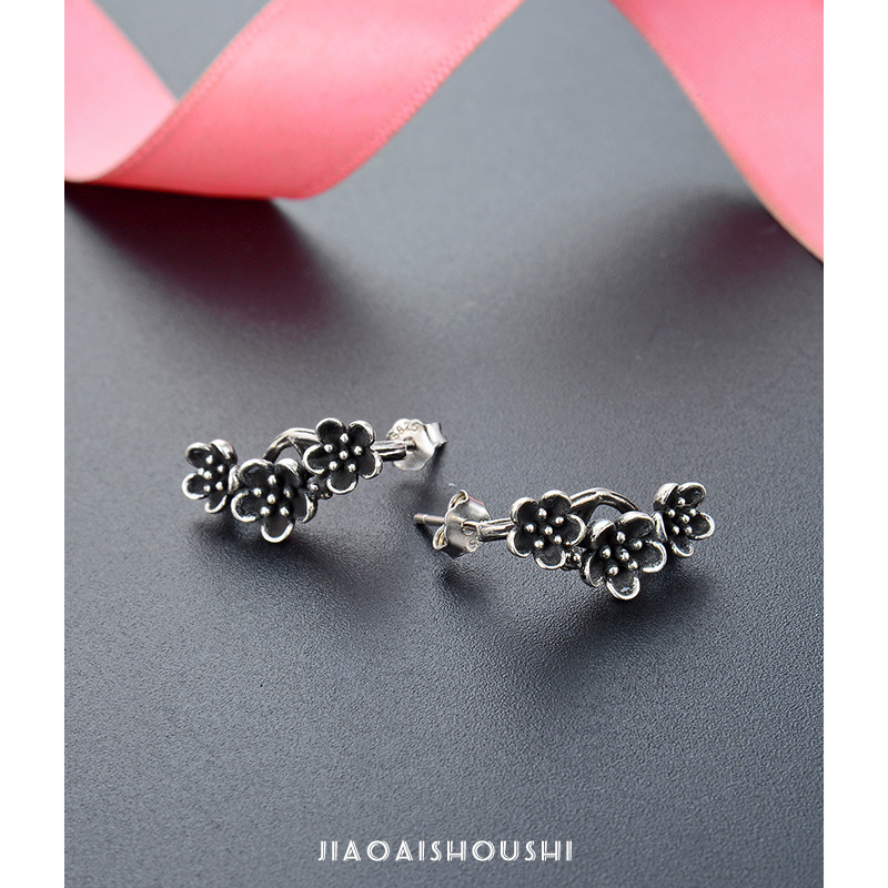 S925 plata tailandesa retro hacer viejos pendientes de flores artesanía joyas de orejas de plata esterlina creativa flores dulces pernos de orejas mayoristas