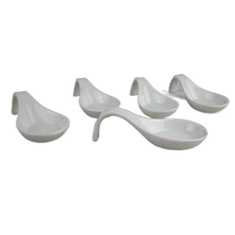 Cuchara de sopa de cerámica Cuchara doméstica Restaurante Hotel Cuchara de forma especial Cuchara de cerámica Portada Venta directa de fábrica Logotipo imprimible