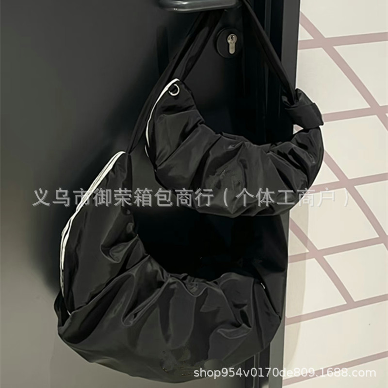 2025 New Style Large Cloud-Shaped Croissant Bag Casual Sports Shoulder Crossbody Bag Unisex Versatile Handbag Underarm Bag