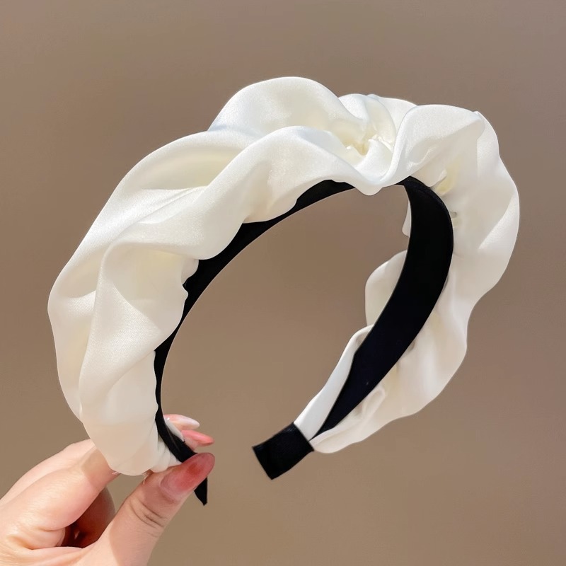 9 # Pliegues blanco grande @