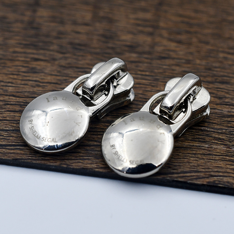 プルヘッド No.3、No.5、No.8、No.10/15/20 樹脂ジッパー用厚みのある大型金属プルヘッド黒ジッパーヘッド|undefined