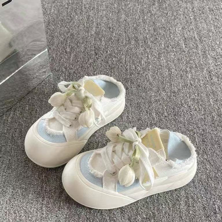 Zapatos de skate delgados transpirables de verano para mujeres 2025 nuevos zapatos blancos de suela gruesa un pedazo de dos zapatos de lona de pan image 3