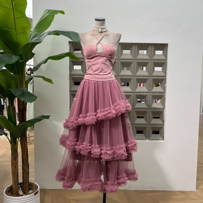 アマゾン2025女性の夏のひも付きのフランス式の低い胸のベストの不規則な網の糸のケーキの半スカート|undefined