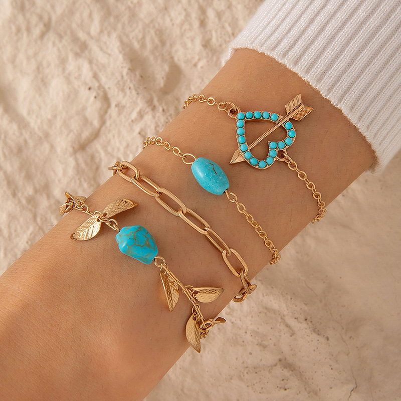 Fashionable retro pendant
