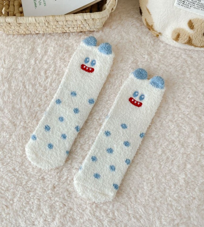 Calcetines de Piso de Terciopelo Coral de Poliéster Antiolor y Bordados para Invierno