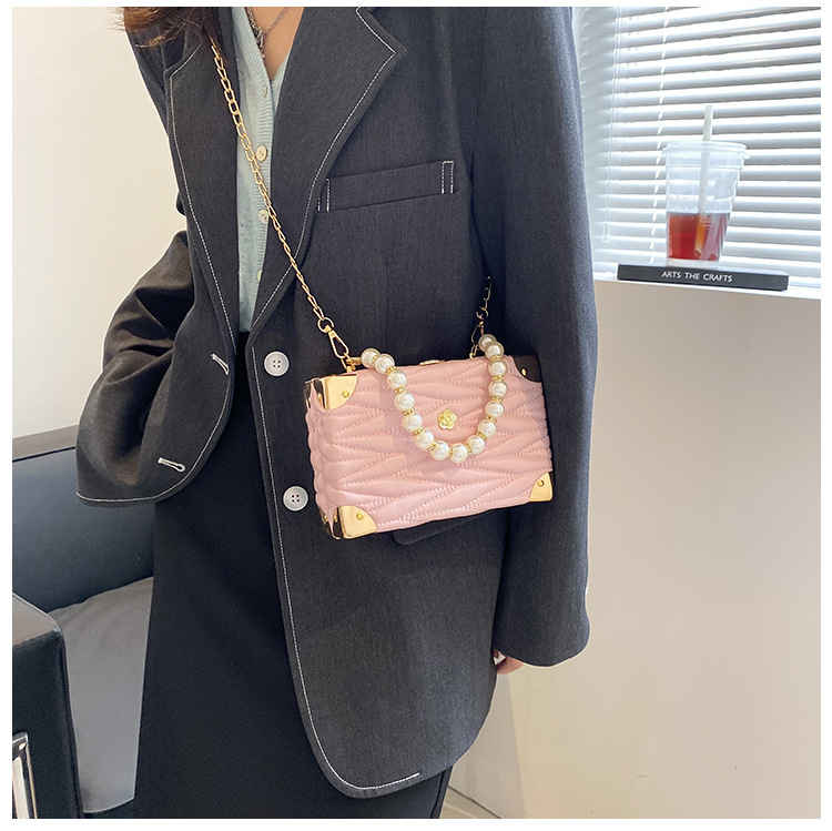 Fashion Solid Color Embroidered Thread Pearl Chain Small Square Bag Wholesale Nihaojewelry display picture 8