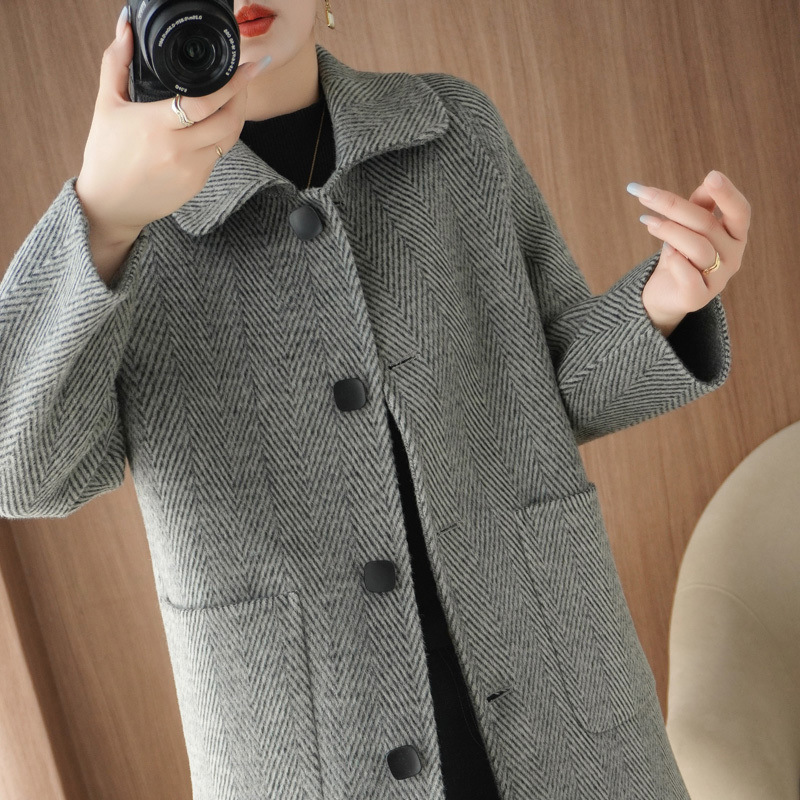 Medium gray pure wool doll collar