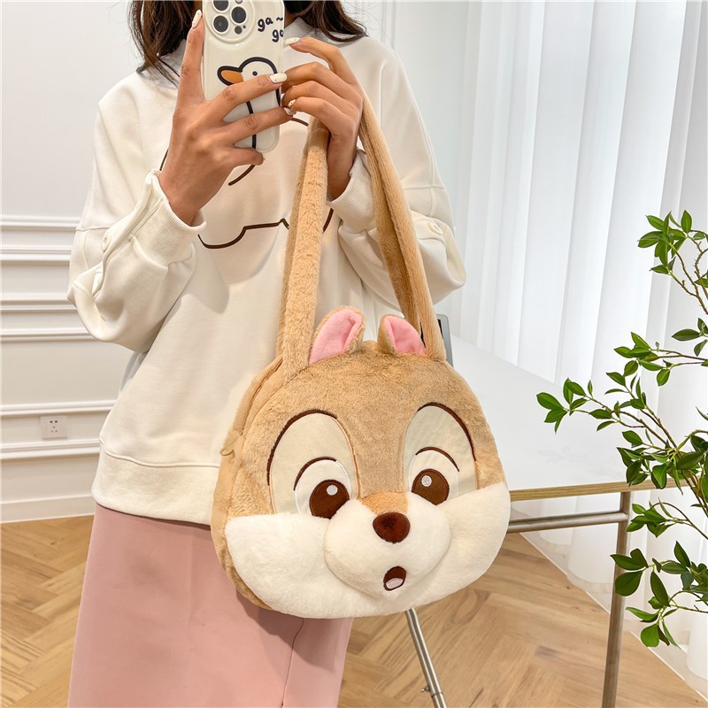 Venta al por mayor nuevo juguete de peluche fresa oso ardilla grande Satchel transfronterizo Comercio exterior muñeca bolsa grab máquina intercambio regalo