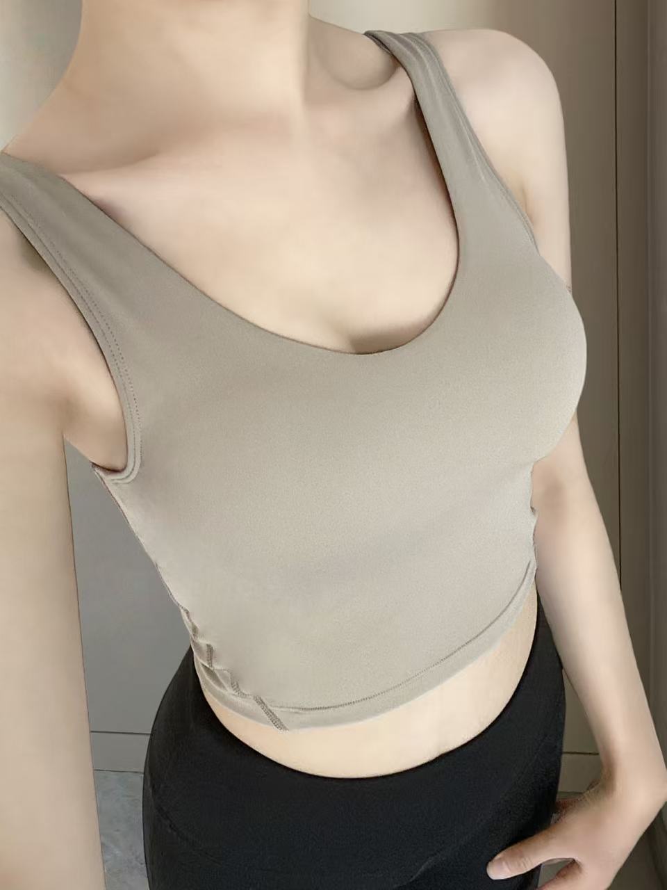 Luludarling夏の新型ヨガu型美ストラップ胸パッド下着女性裸感スポーツブラジャーストラップ