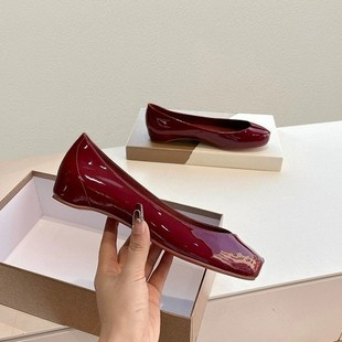 ����tɫ�i���ֺ��ЬŮ2025�¿�insС���R�������ƽ��СƤЬ