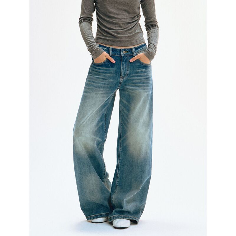 [Identify the Trend] New, super stylish cotton-blend, washed, vintage-style, mid-rise, straight-leg jeans V63359