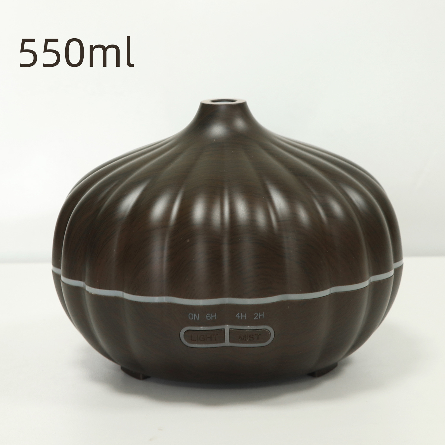 작은 금 호박 깊은 나뭇결